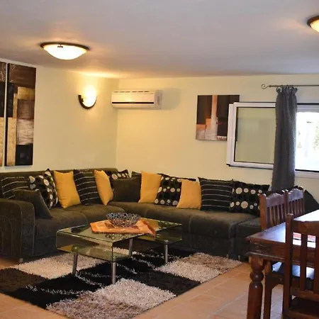 Mary Apartment